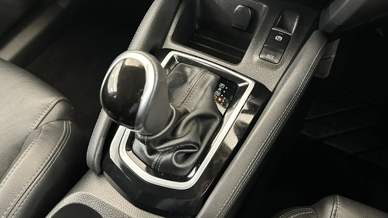 2020 Nissan Qashqai Gallery Image 16