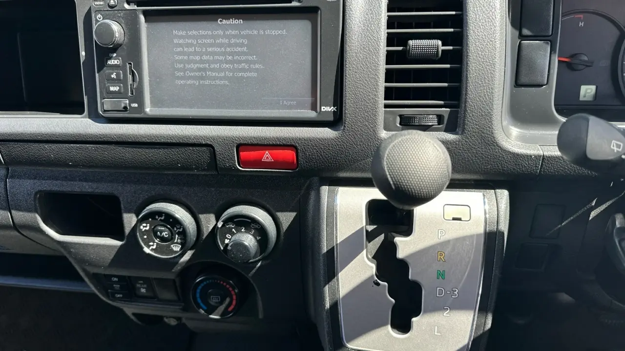 2014 Toyota HiAce Gallery Image 11