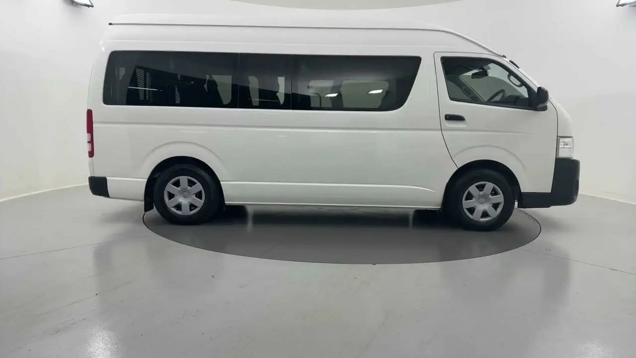 2014 Toyota HiAce Gallery Image 6