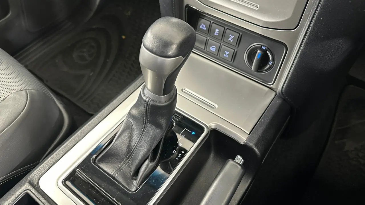 2022 Toyota Landcruiser Prado Gallery Image 11