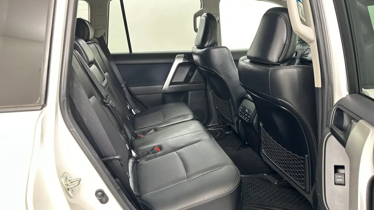 2022 Toyota Landcruiser Prado Gallery Image 14
