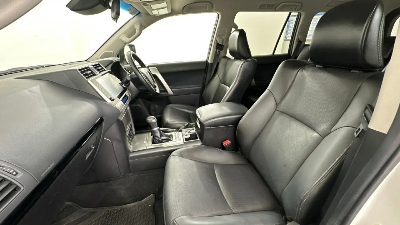 2022 Toyota Landcruiser Prado Gallery Image 17
