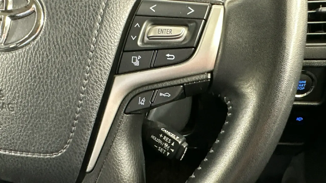 2022 Toyota Landcruiser Prado Gallery Image 18