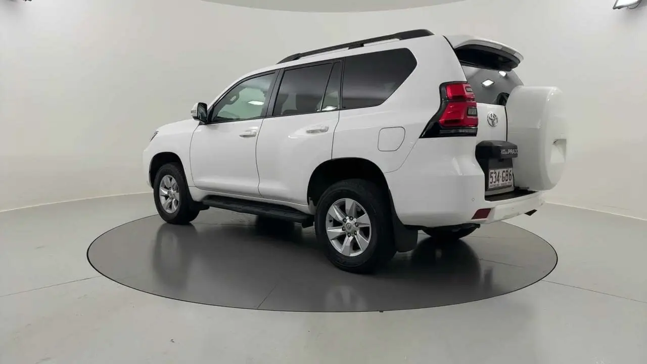 2022 Toyota Landcruiser Prado Gallery Image 3