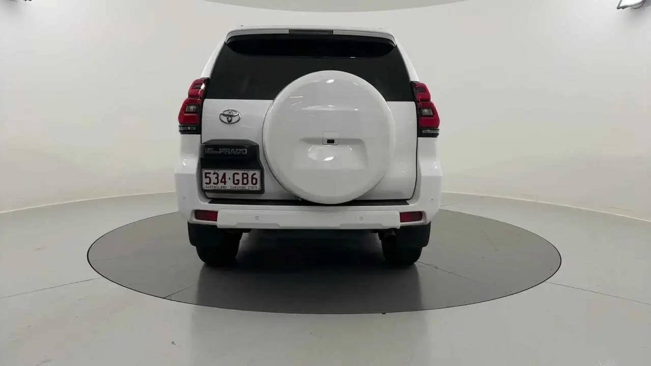 2022 Toyota Landcruiser Prado Gallery Image 4