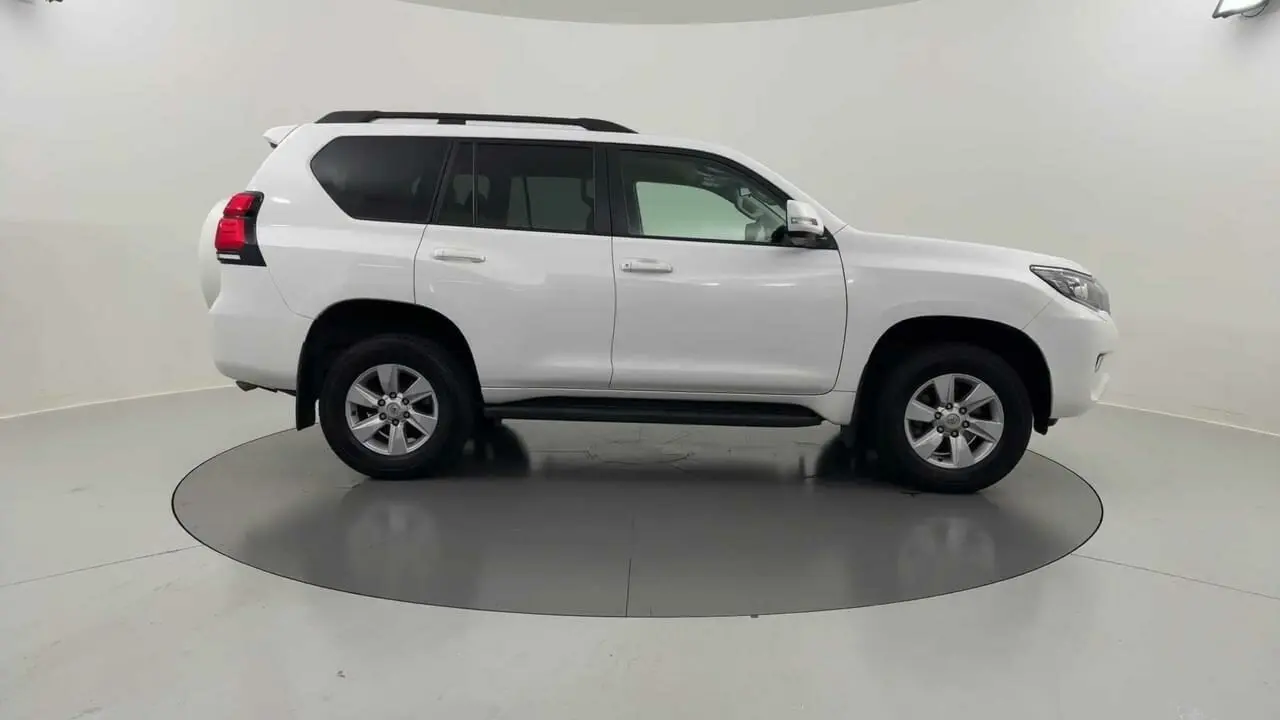 2022 Toyota Landcruiser Prado Gallery Image 6