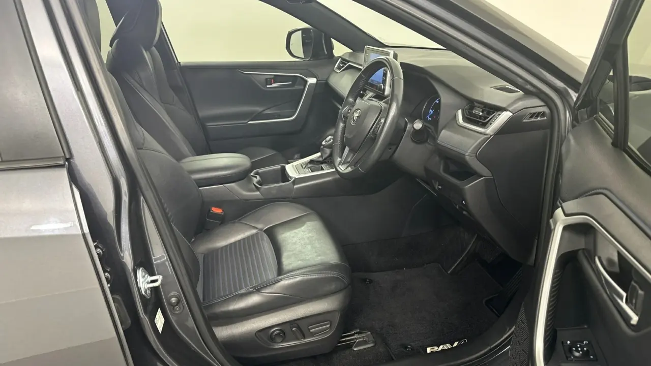 2022 Toyota RAV4 Gallery Image 11