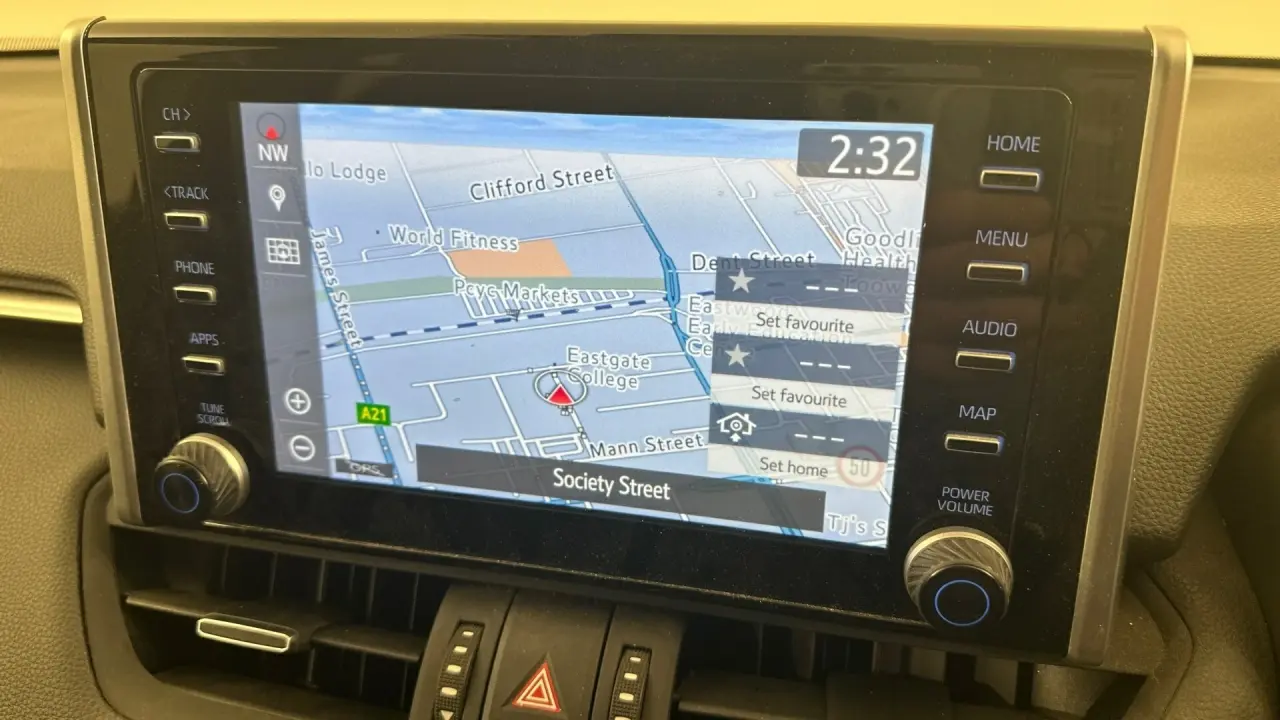 2022 Toyota RAV4 Gallery Image 17