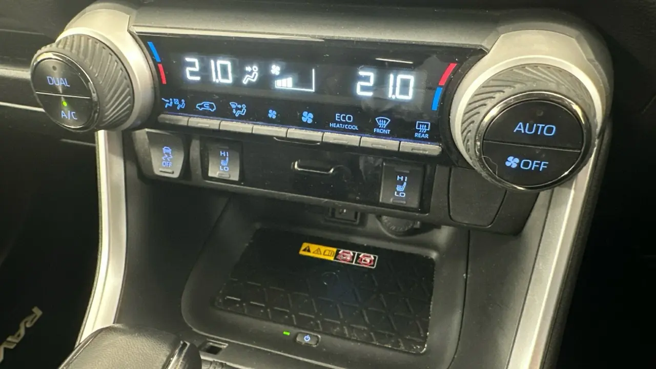 2022 Toyota RAV4 Gallery Image 19