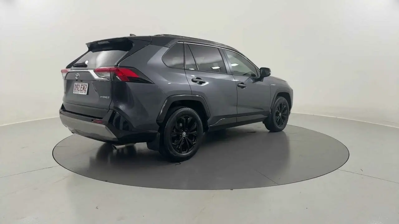 2022 Toyota RAV4 Gallery Image 5