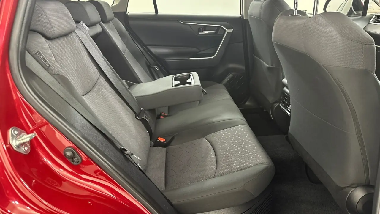2022 Toyota RAV4 Gallery Image 10