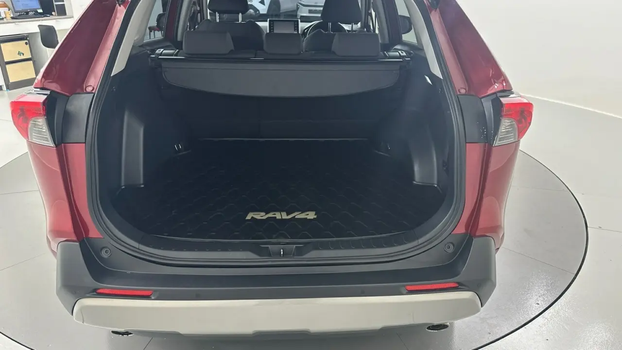 2022 Toyota RAV4 Gallery Image 18