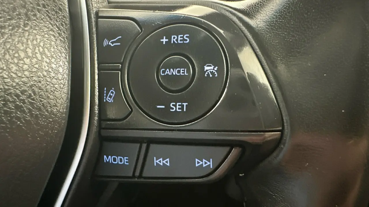 2019 Toyota Camry Gallery Image 12