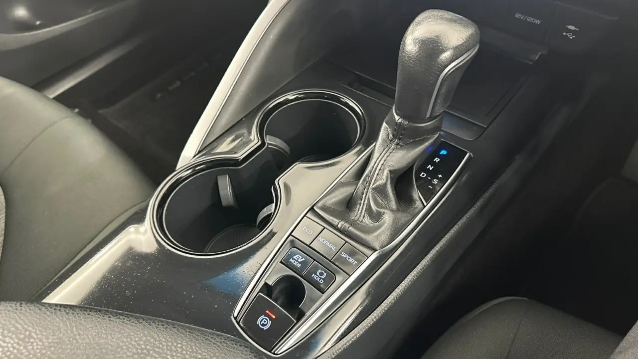 2019 Toyota Camry Gallery Image 14