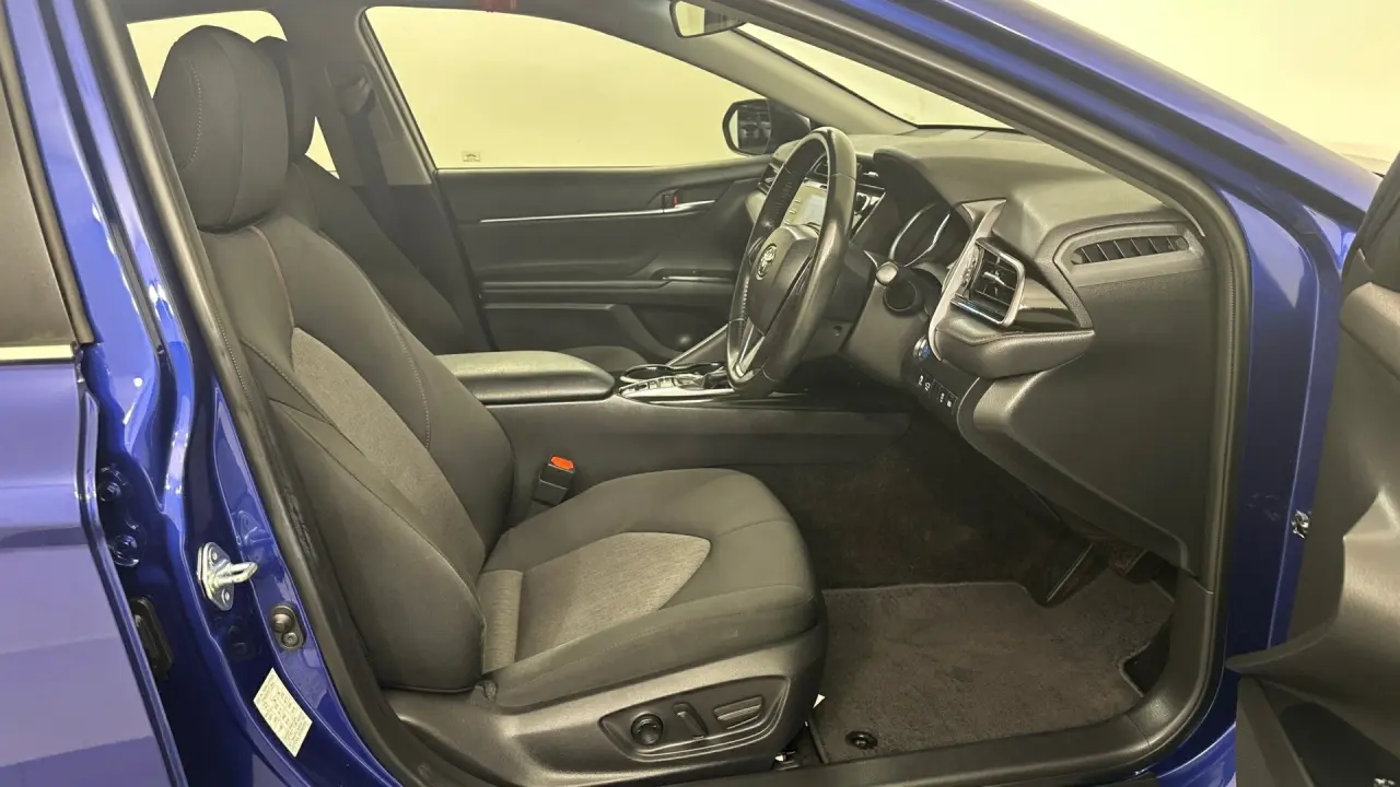 2019 Toyota Camry Gallery Image 15