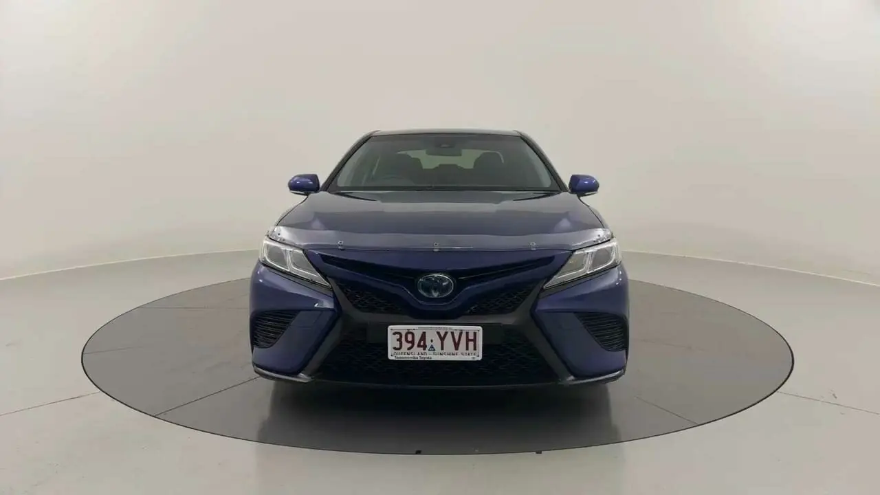 2019 Toyota Camry Gallery Image 8