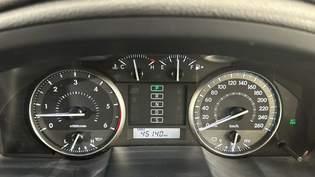 2017 Toyota Landcruiser Gallery Image 12