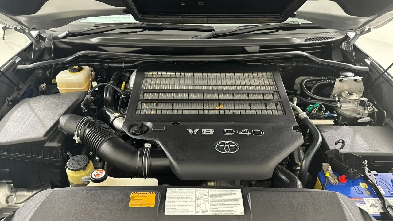 2017 Toyota Landcruiser Gallery Image 19