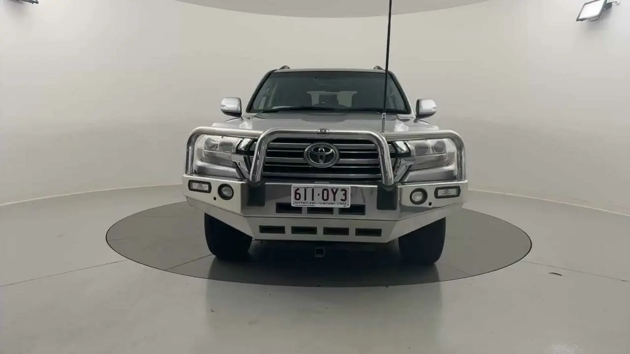 2017 Toyota Landcruiser Gallery Image 2