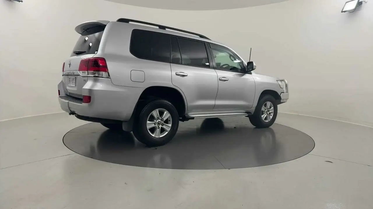 2017 Toyota Landcruiser Gallery Image 6