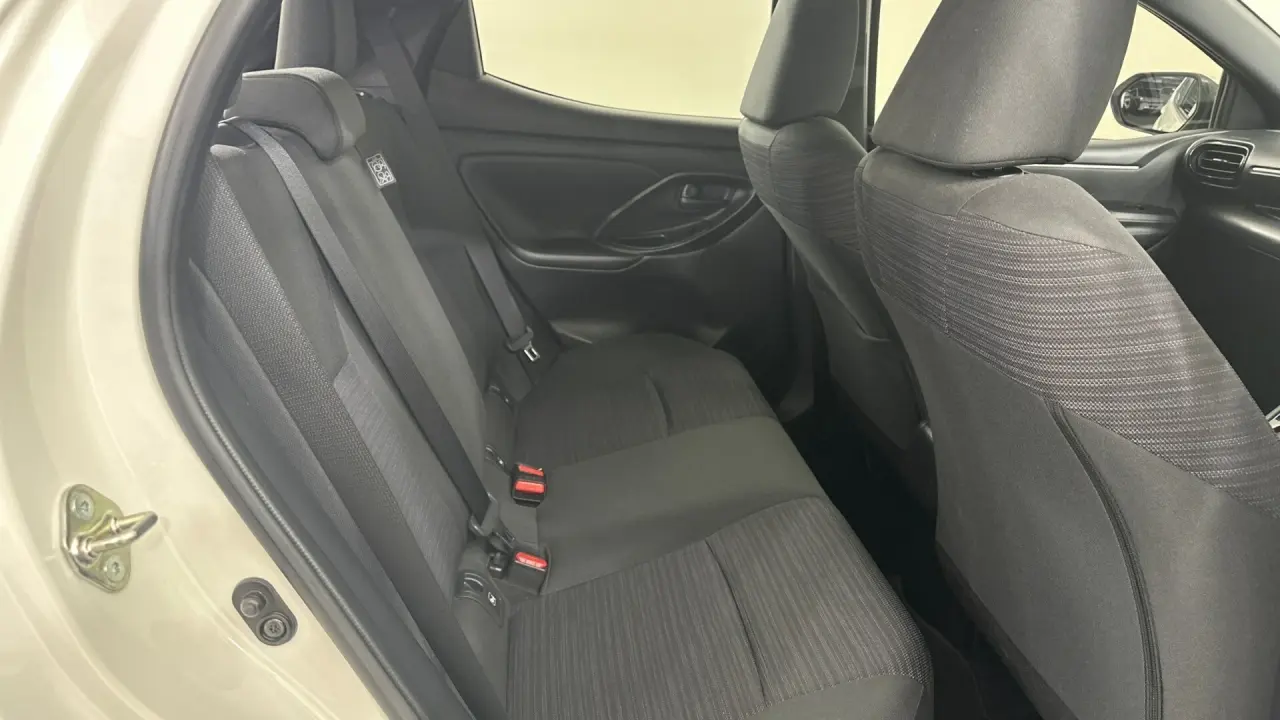 2021 Toyota Yaris Gallery Image 13