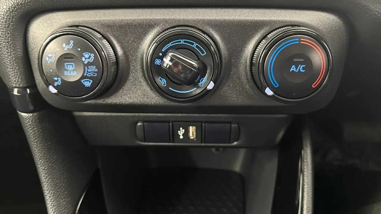 2021 Toyota Yaris Gallery Image 16