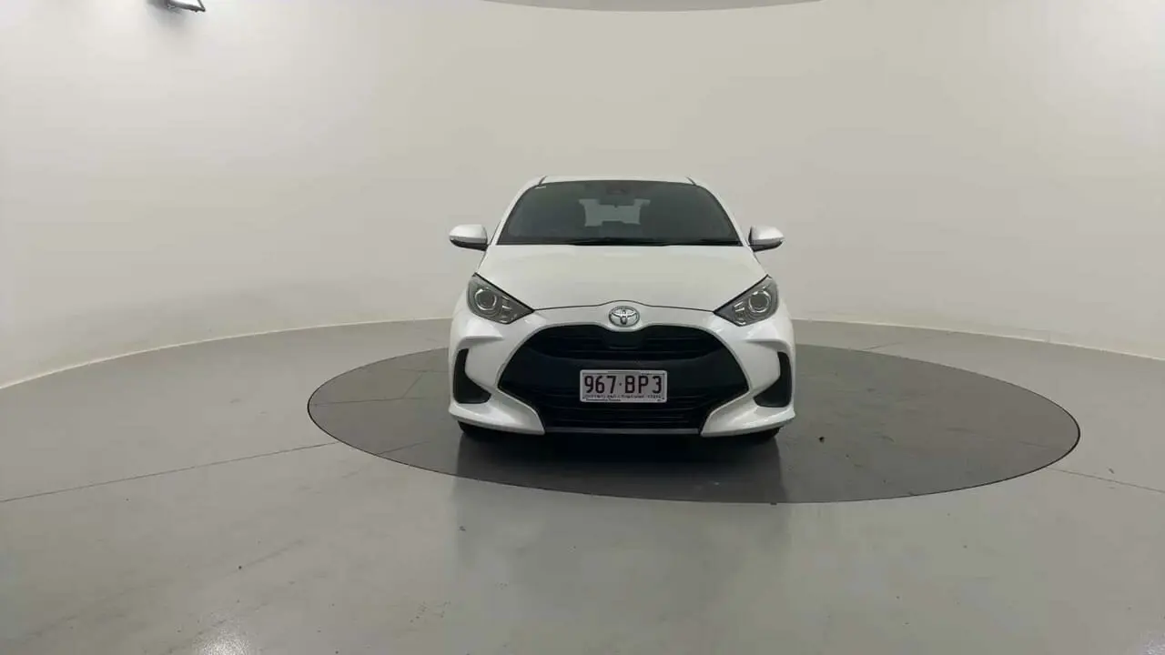 2021 Toyota Yaris Gallery Image 8