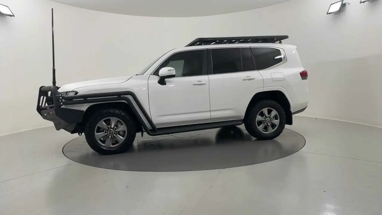 2024 Toyota Landcruiser Gallery Image 2