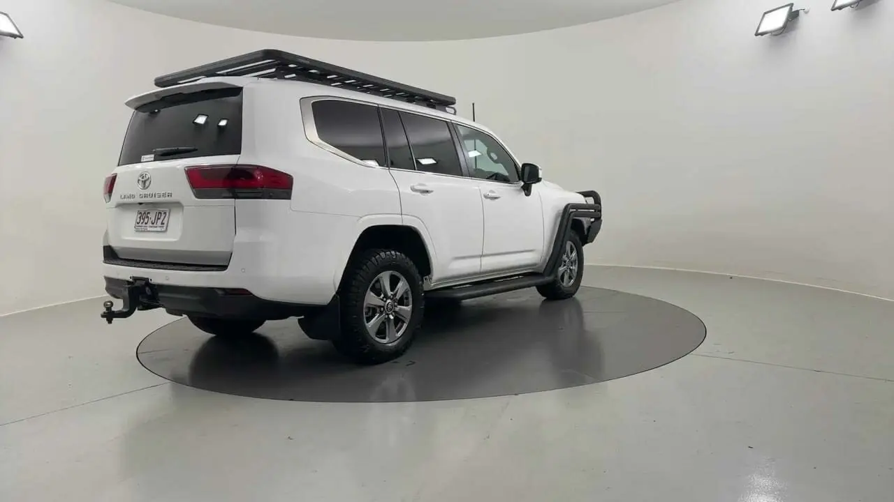 2024 Toyota Landcruiser Gallery Image 5