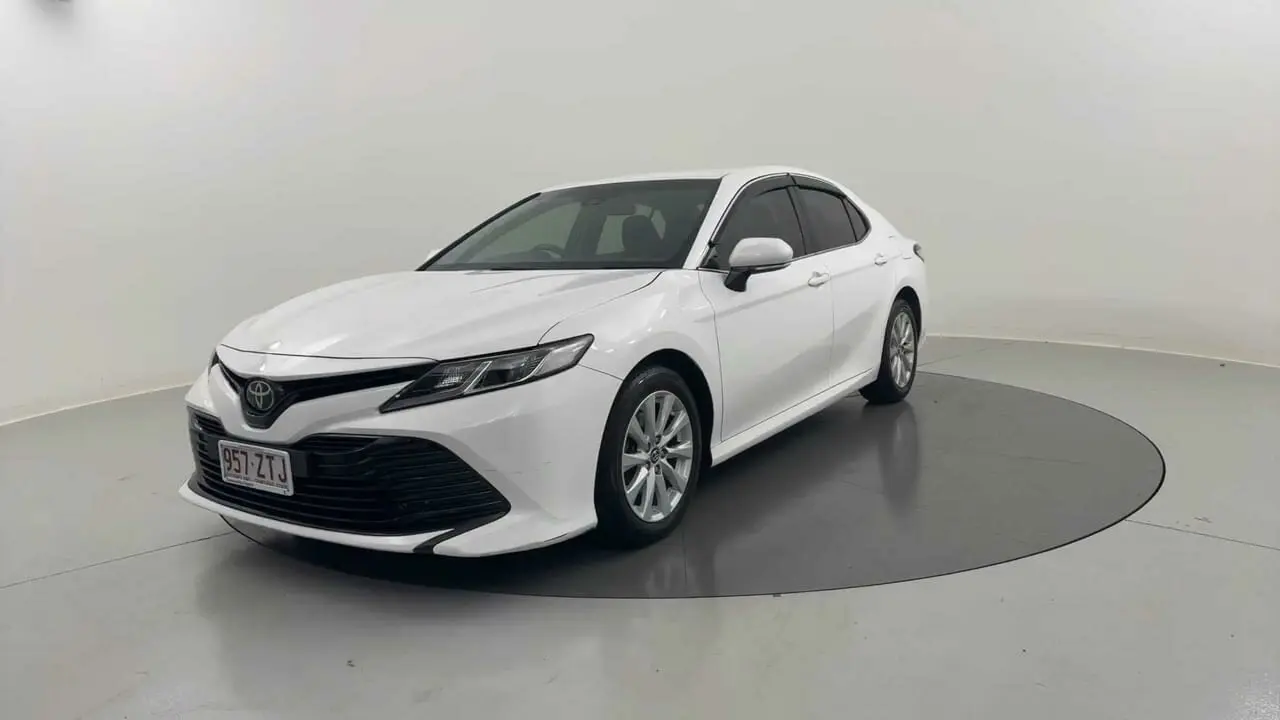 2019 Toyota Camry Gallery Image 1