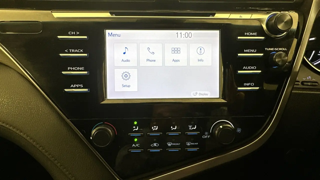 2019 Toyota Camry Gallery Image 17