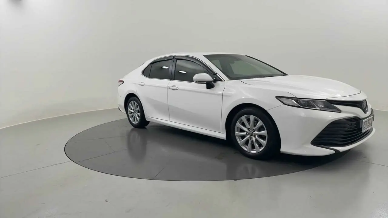 2019 Toyota Camry Gallery Image 7