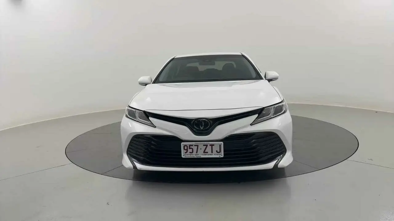 2019 Toyota Camry Gallery Image 8