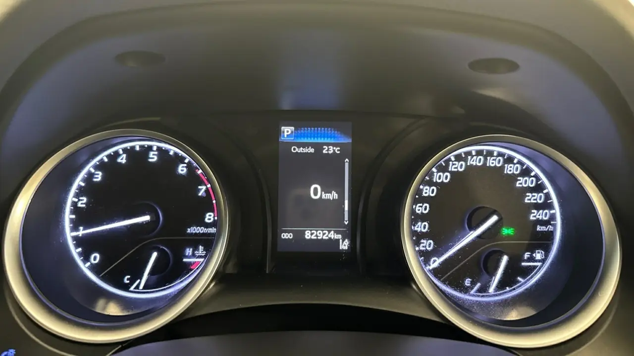 2019 Toyota Camry Gallery Image 9