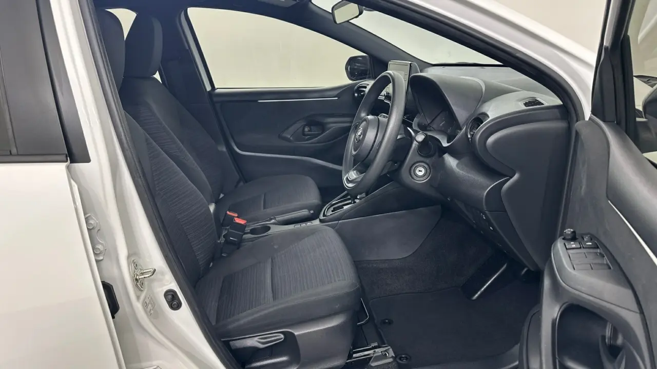 2023 Toyota Yaris Gallery Image 17