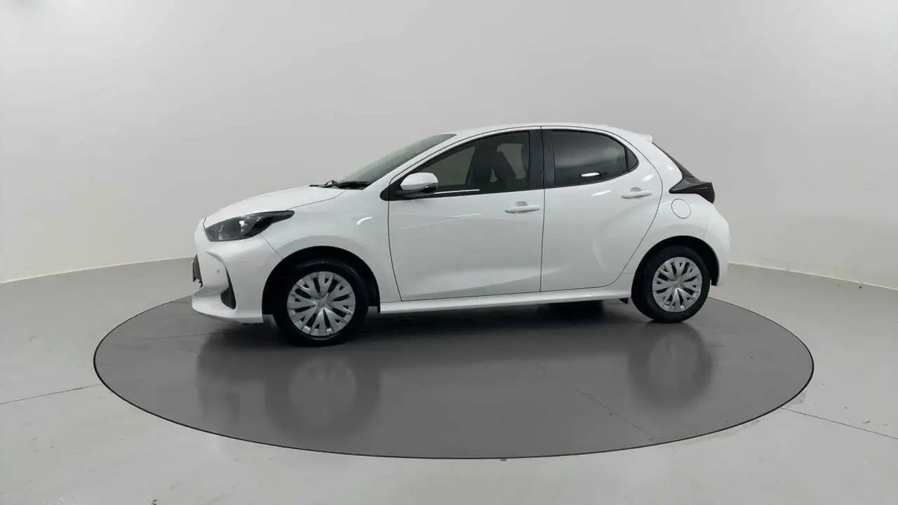 2023 Toyota Yaris Gallery Image 2