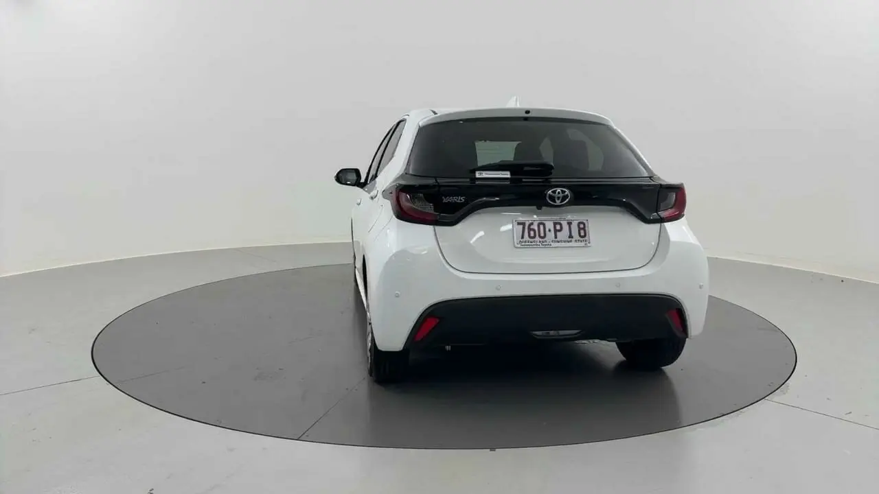 2023 Toyota Yaris Gallery Image 24