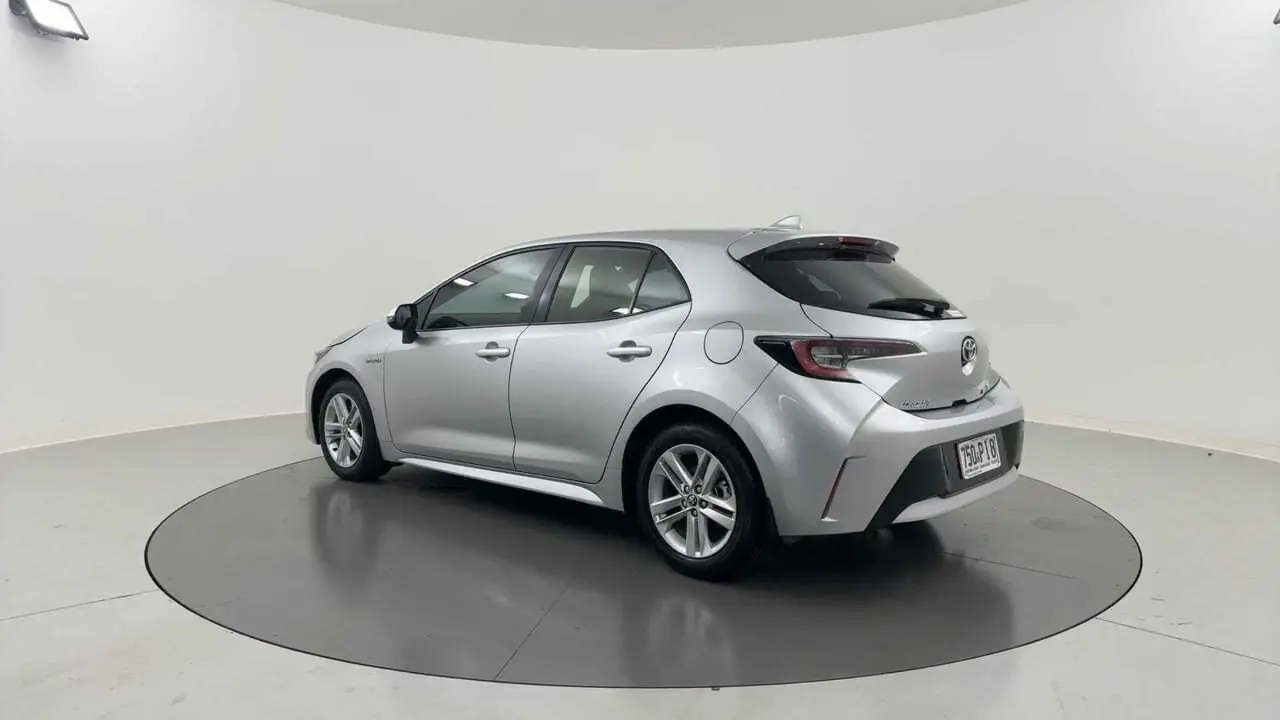 2021 Toyota Corolla Gallery Image 3