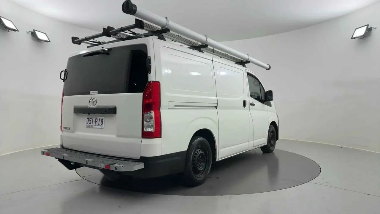 2021 Toyota HiAce Gallery Image 5