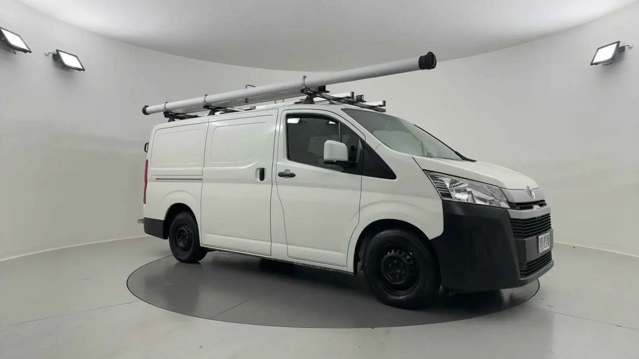 2021 Toyota HiAce Gallery Image 7