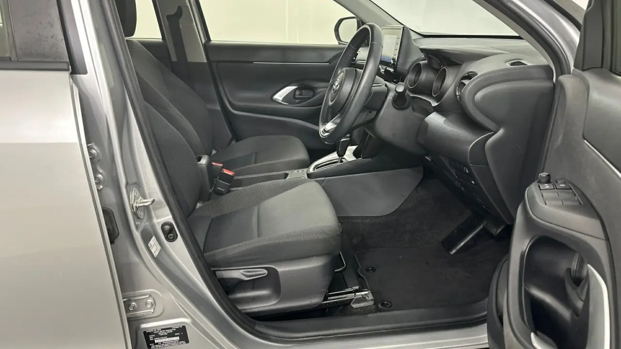 2021 Toyota Yaris Cross Gallery Image 16