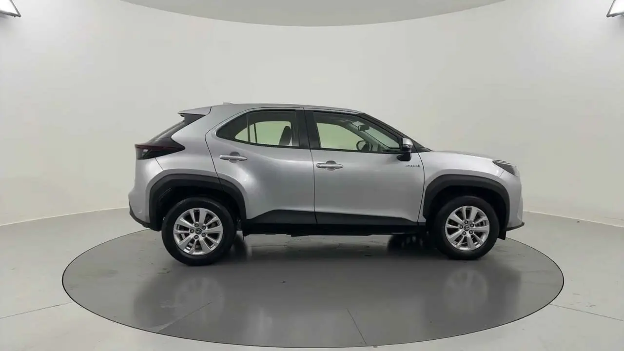 2021 Toyota Yaris Cross Gallery Image 6