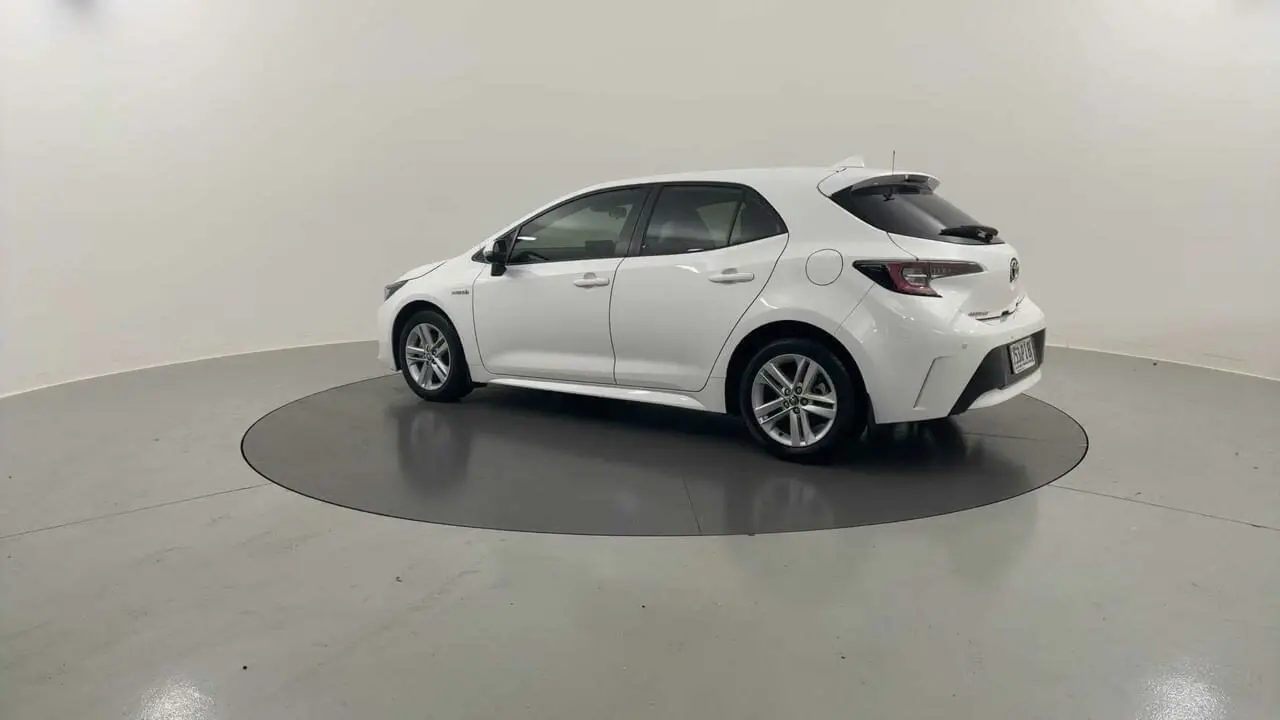 2021 Toyota Corolla Gallery Image 3