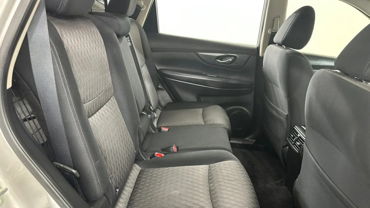 2021 Nissan X-Trail Gallery Image 15