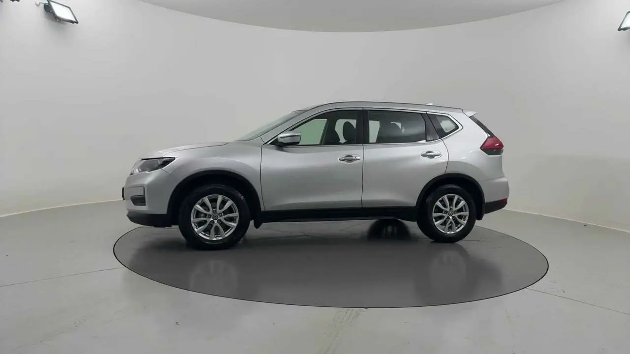 2021 Nissan X-Trail Gallery Image 2