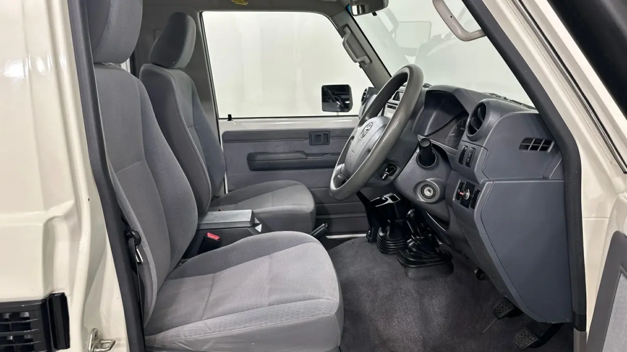 2018 Toyota Landcruiser Gallery Image 12