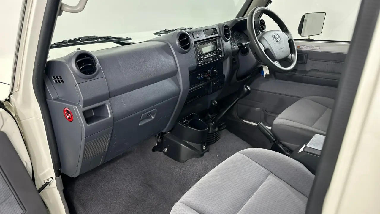 2018 Toyota Landcruiser Gallery Image 19