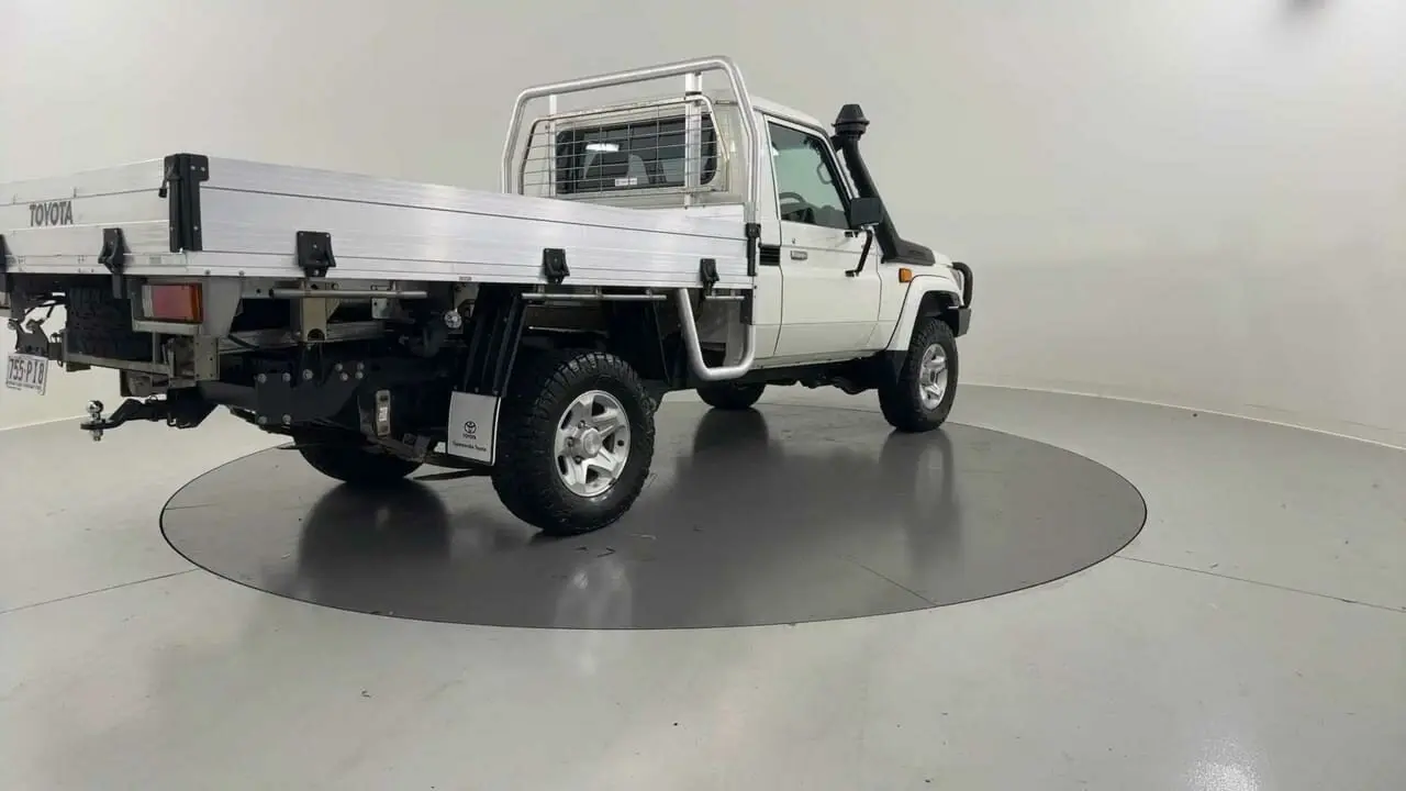 2018 Toyota Landcruiser Gallery Image 5