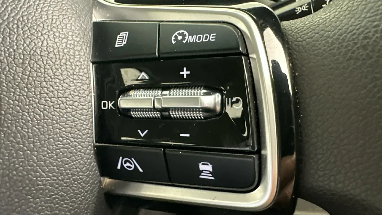 2021 Kia Carnival Gallery Image 14