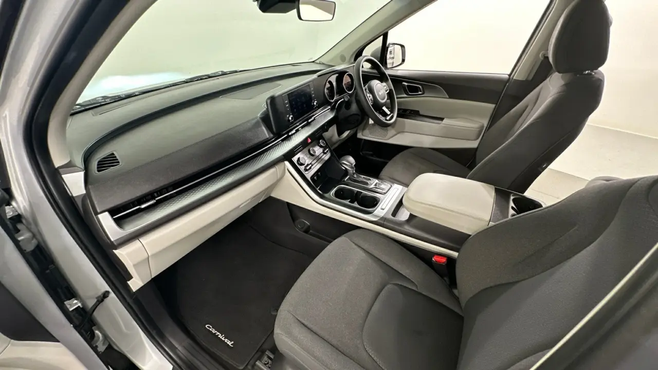 2021 Kia Carnival Gallery Image 17